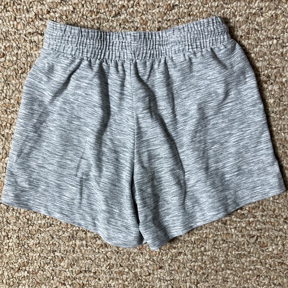 Old Navy girls active shorts size 6/7 small - Picture 2 of 3